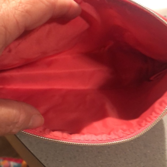 Estée Lauder Blue Travel pattern make-up bag w/Pink coin purse attached. - Picture 6 of 6